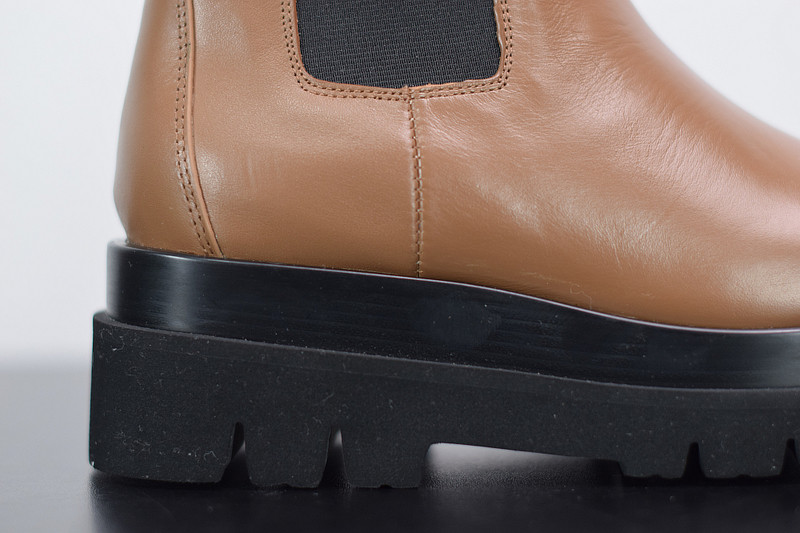 b0tte*a Ven*ta sneaker