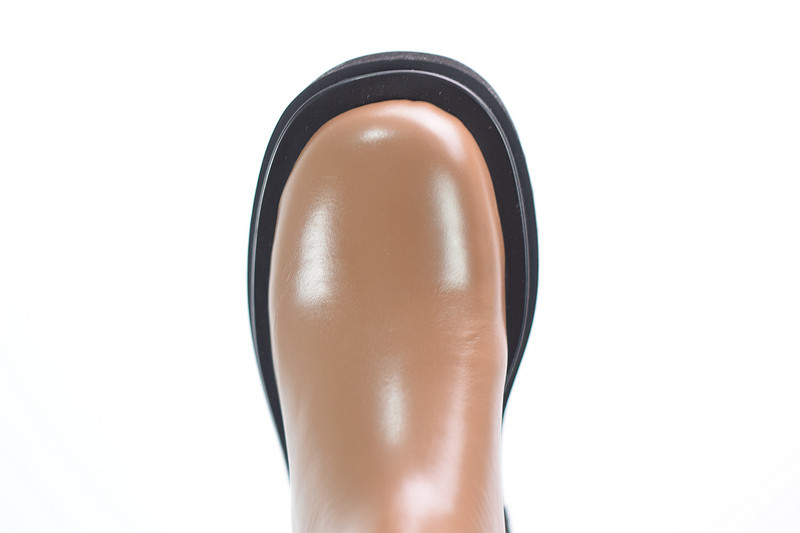 b0tte*a Ven*ta sneaker