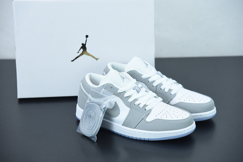 AIR JORDAN 1 LOW 