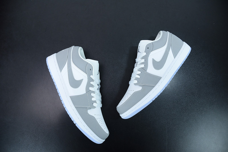 AIR JORDAN 1 LOW 