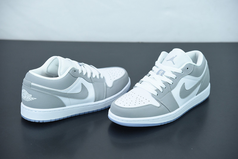 AIR JORDAN 1 LOW 