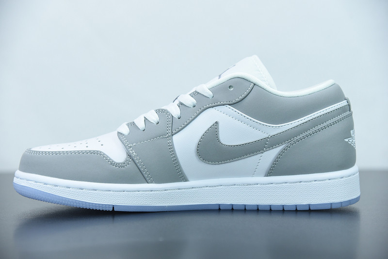 AIR JORDAN 1 LOW 