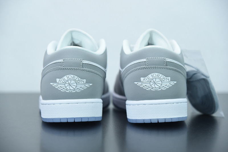 AIR JORDAN 1 LOW 