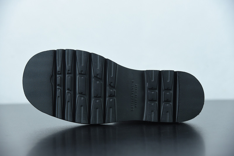 b0tte*a Ven*ta sneaker