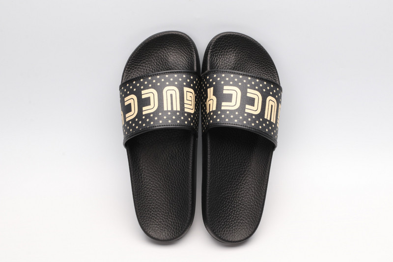 G*u*i sandals
