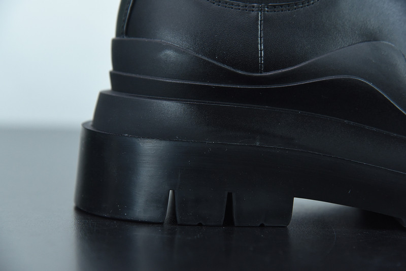 b0tte*a Ven*ta sneaker