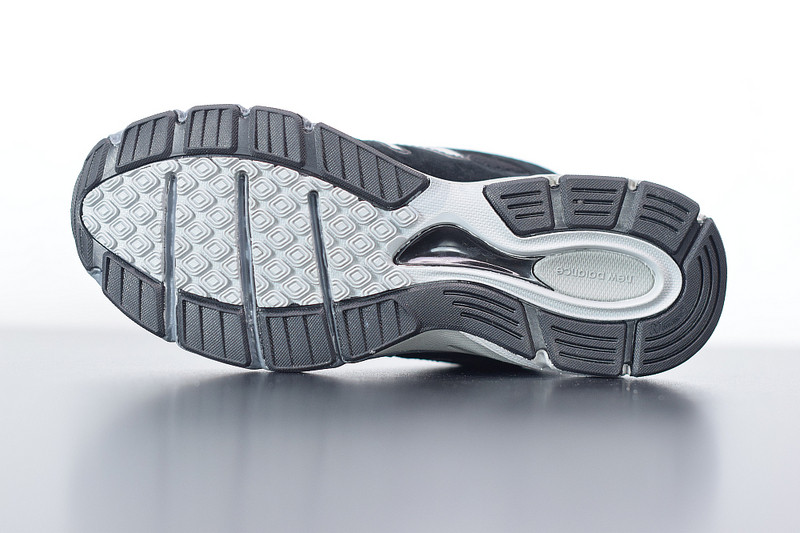 NEW BALANCEM990BK4