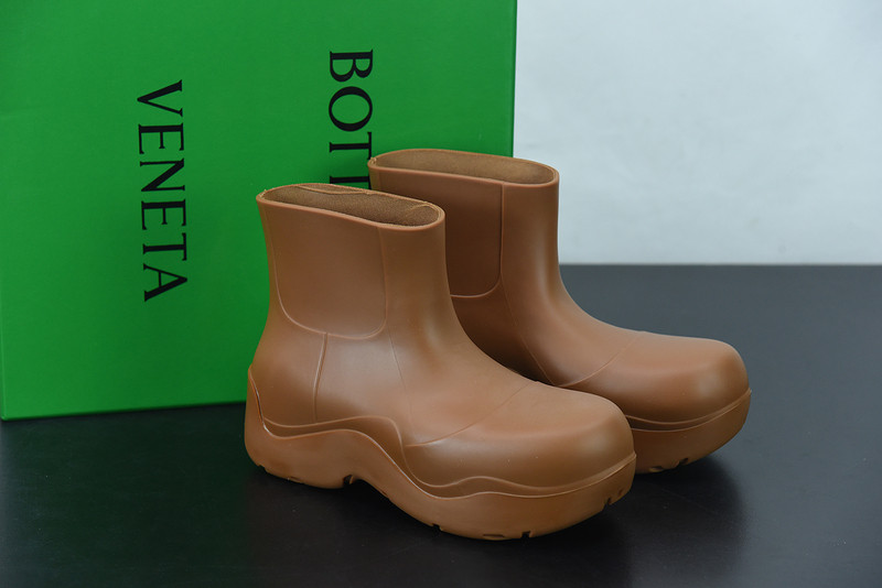 b0tte*a Ven*ta sneaker