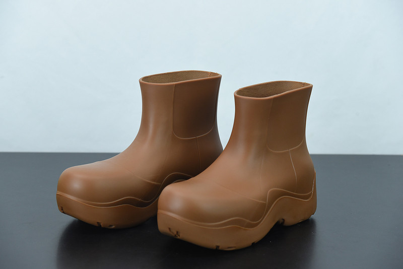 b0tte*a Ven*ta sneaker