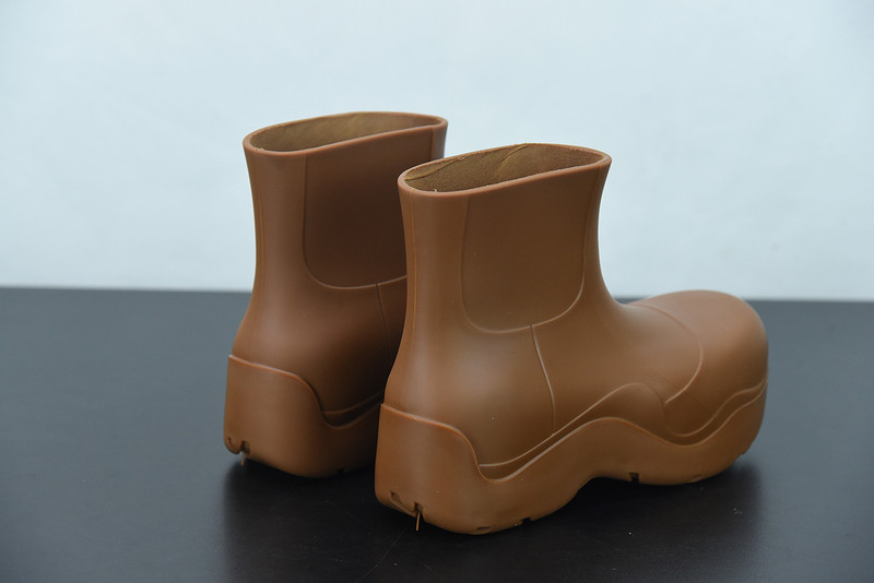 b0tte*a Ven*ta sneaker