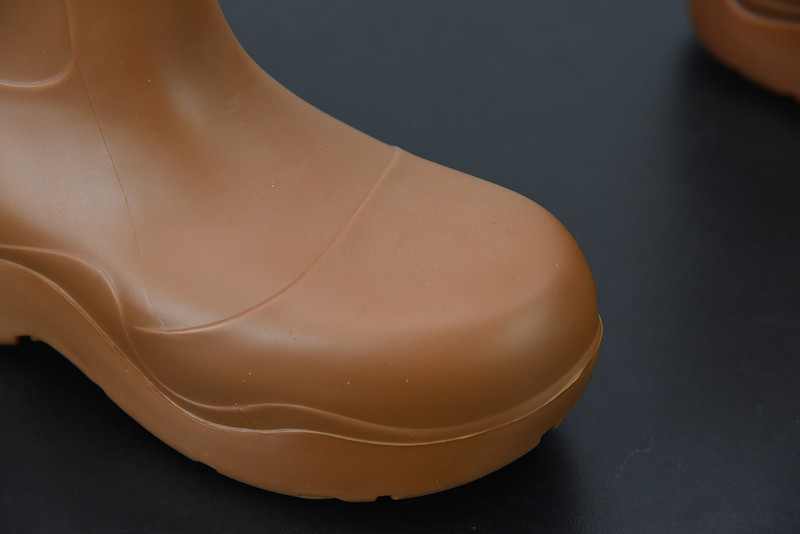 b0tte*a Ven*ta sneaker