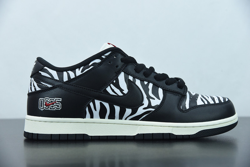 QUARTERSNACKS X NIKE DUNK LOW SB 