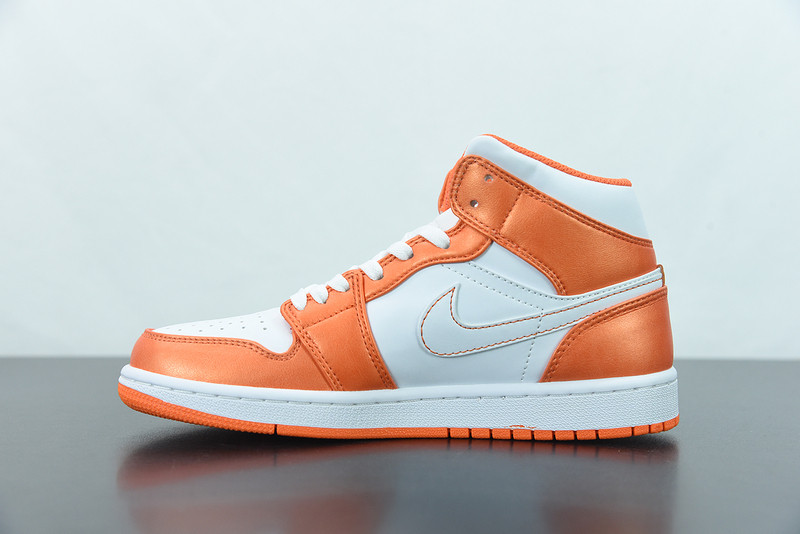 AIR JORDAN 1 MID SE 
