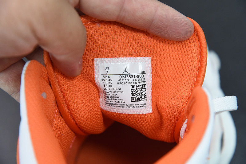 AIR JORDAN 1 MID SE 