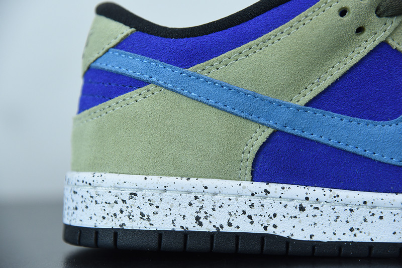 NIKE SB DUNK LOW “CELADON” BQ6817-301
