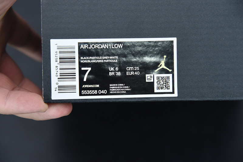 AIR JORDAN 1 LOW BLACK WHITE GREY 553558-040