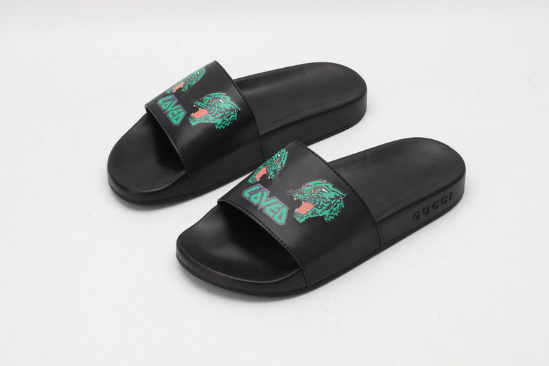 G*u*i sandals