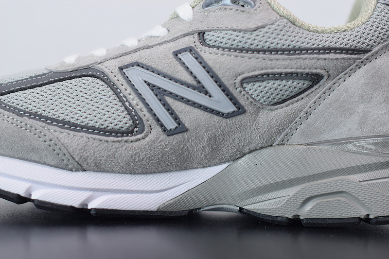 NEW BALANCE M990GL4