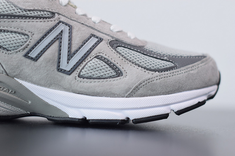NEW BALANCE M990GL4