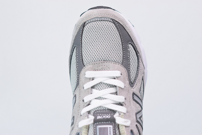 NEW BALANCE M990GL4