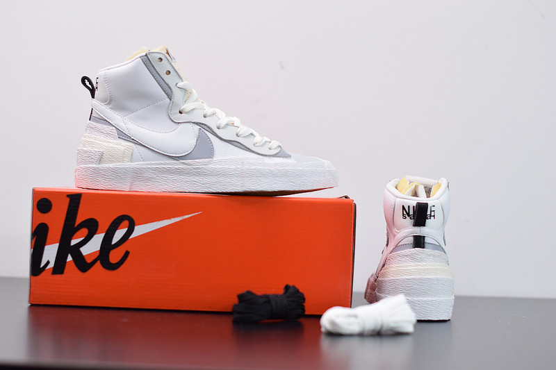 SACAI X NIKE SB BLAZER MID