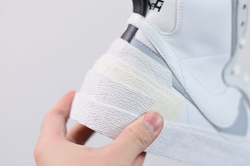 SACAI X NIKE SB BLAZER MID