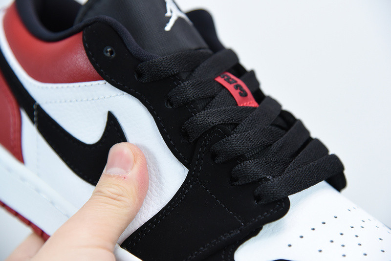 AIR JORDAN 1 LOW 