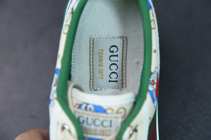 G*u*i sneaker