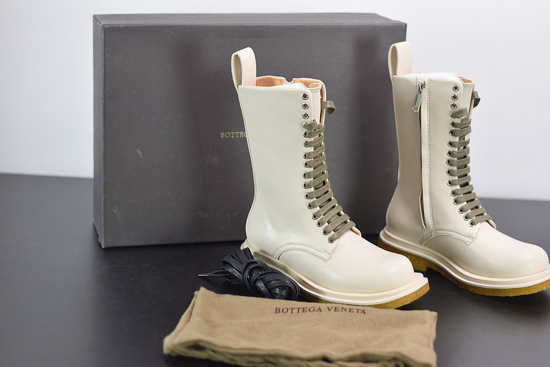 b0tte*a Ven*ta sneaker