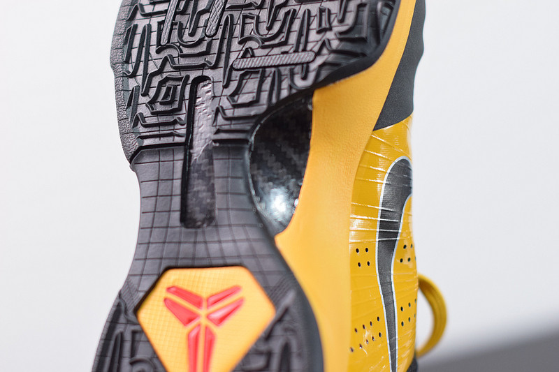 NIKE KOBE 5 BRUCE LEE 386429-701