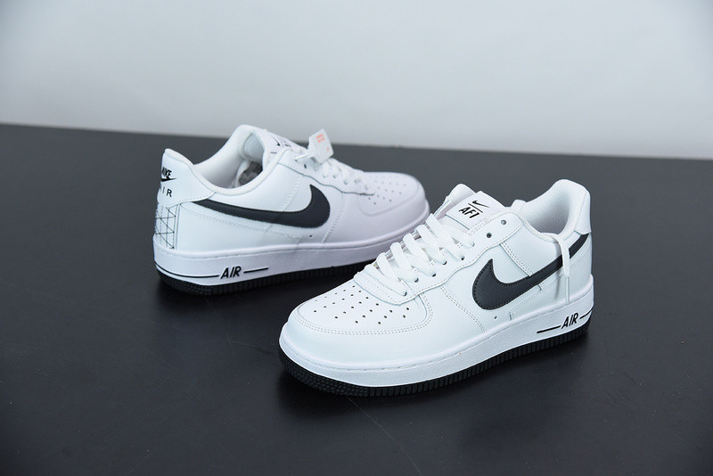 NIKE AIR FORCE 1 LOW IN WHITE AND GREY DD7113-100