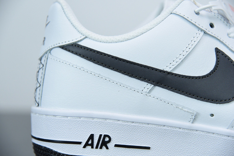 NIKE AIR FORCE 1 LOW IN WHITE AND GREY DD7113-100