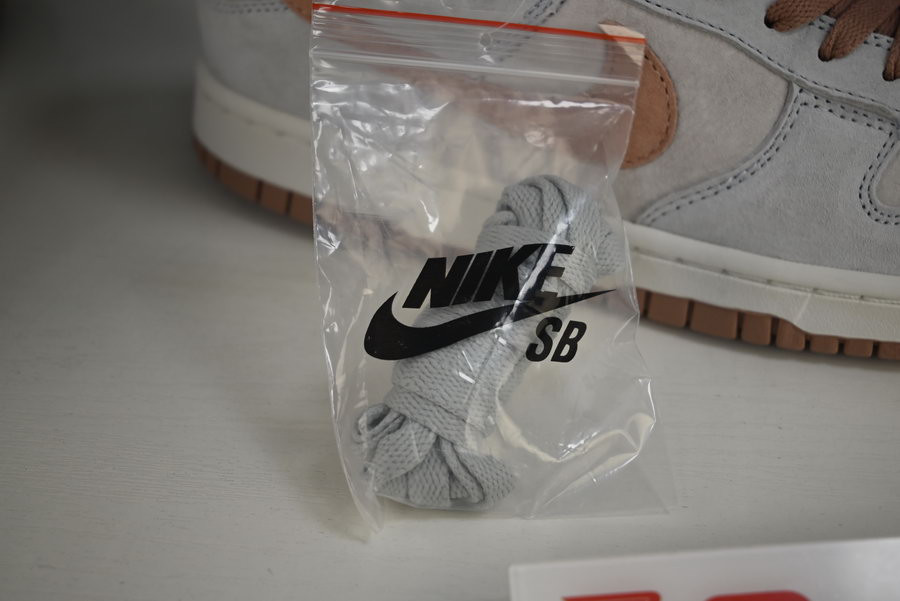 NIKE DUNK LOW RETRO PREMIUM