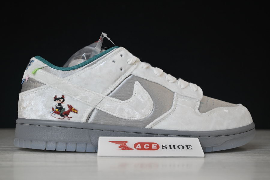 NIKE SB DUNK LOW 