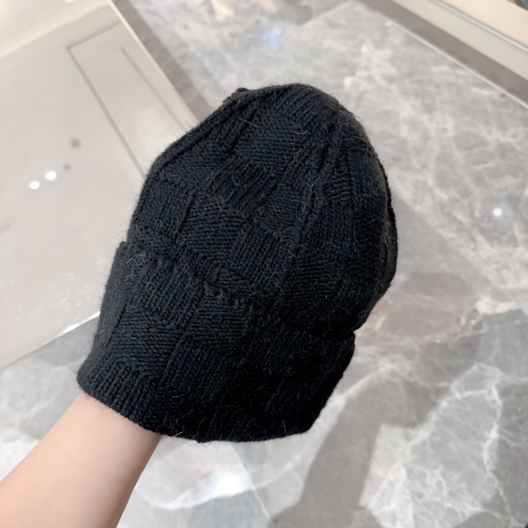lvt Hat