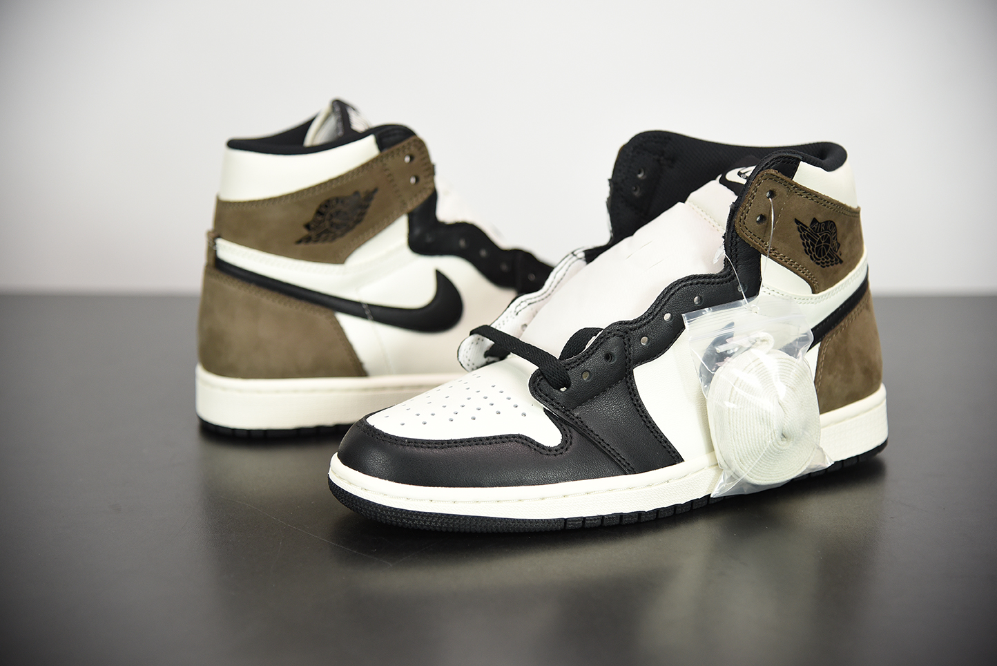 AIR JORDAN 1 RETRO HIGH OG 