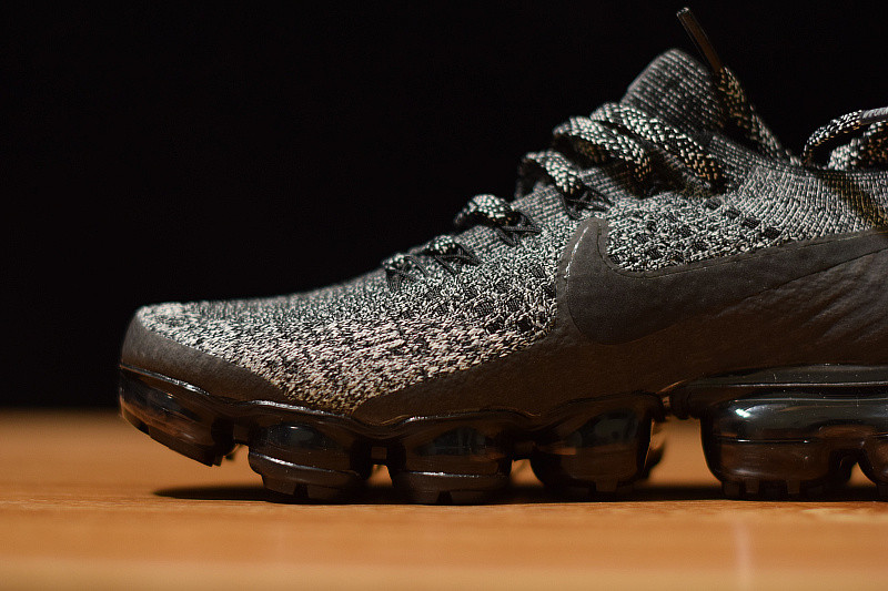 NIKE AIR VAPORMAX
