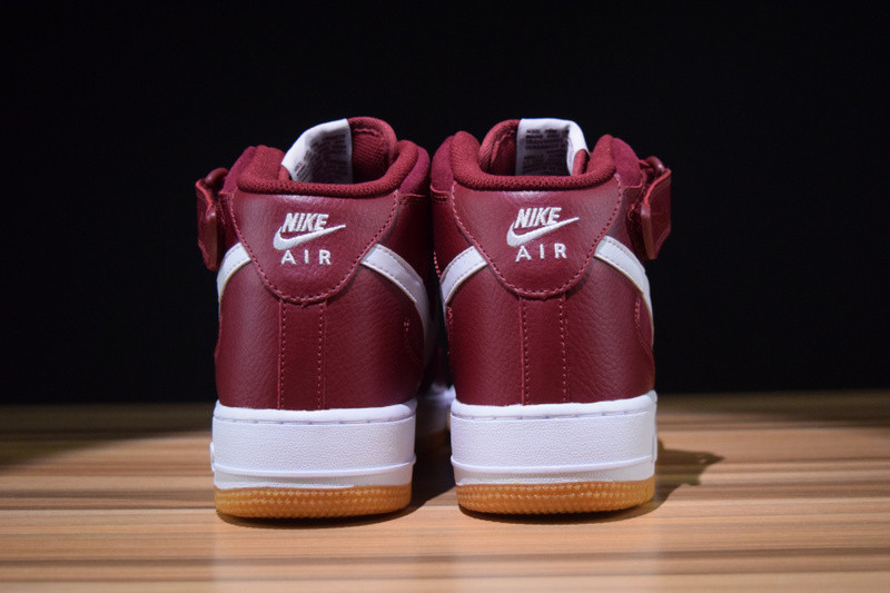 NIKE AIR FORCE 1 MID 