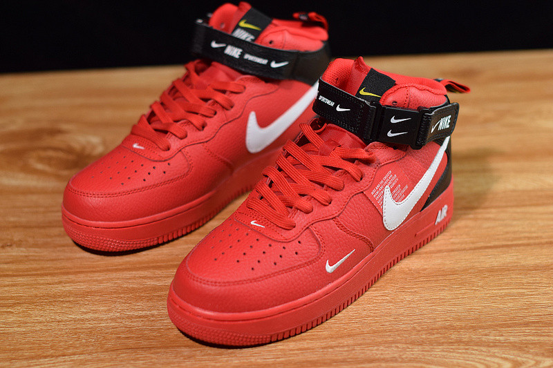 NIKE AIR FORCE 1 MID