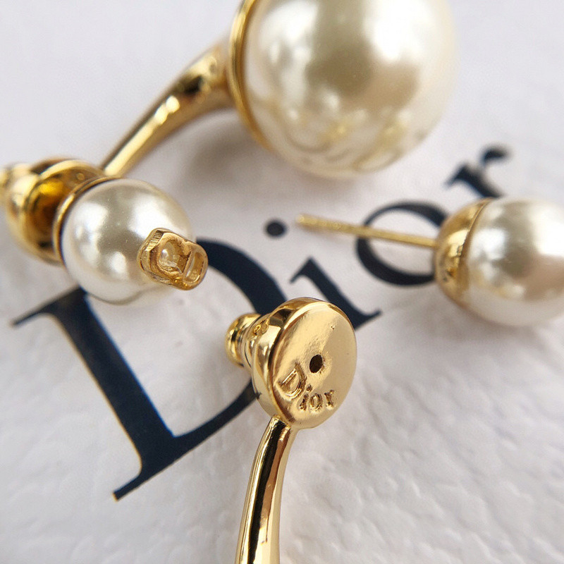 D10r earring