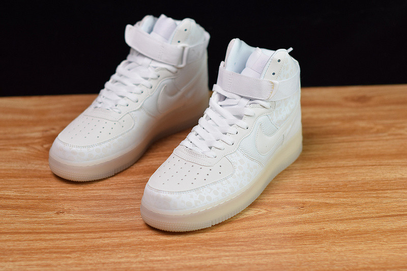 NIKE AIR FORCE 1 HIGH