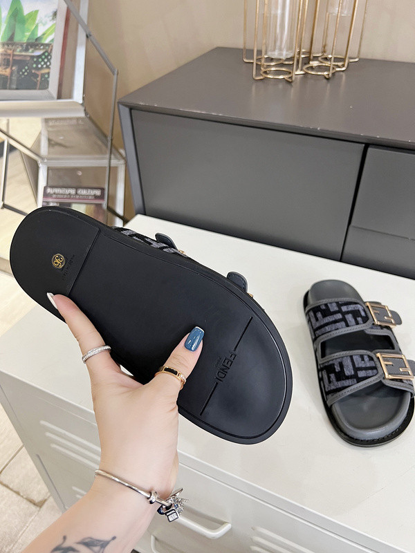 FENDI SLIDE