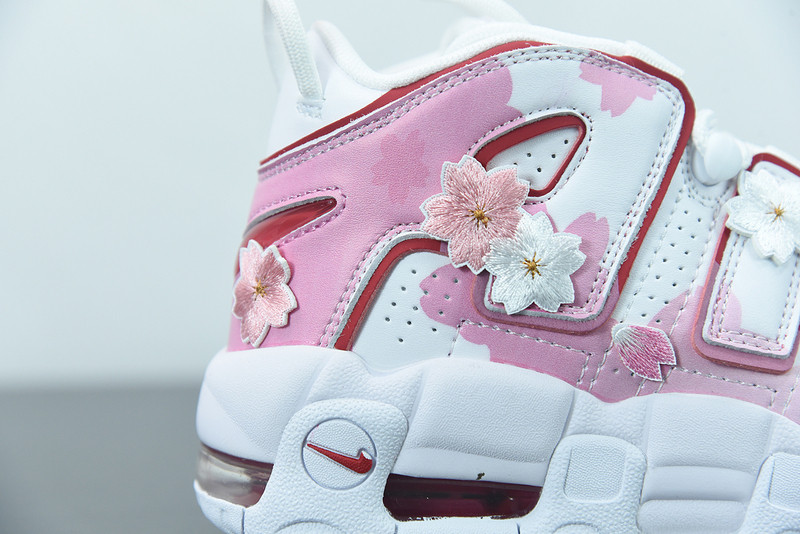 NIKE AIR MORE UPTEMPO 96 GS"WHITE/CHERRY BLOSSOMS