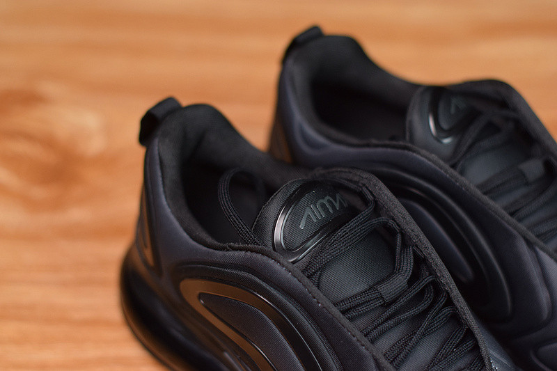 NIKE AIR MAX 720 720