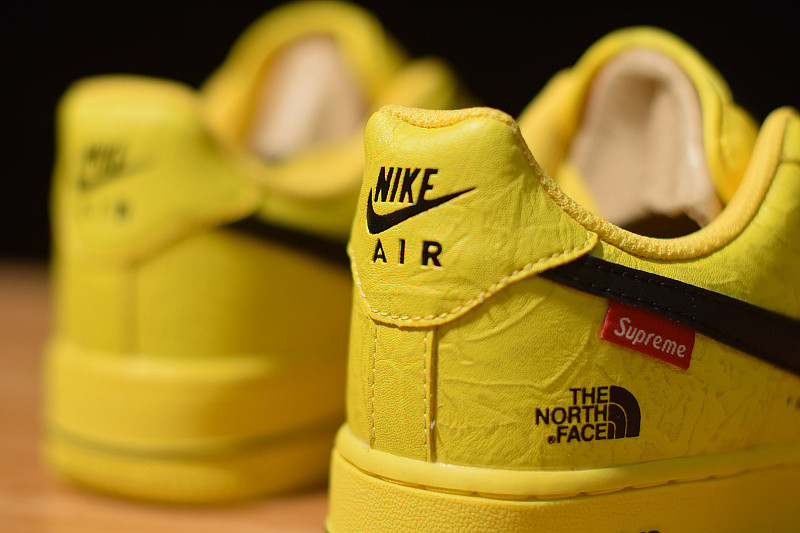 NIKE AIR FORCE 1 