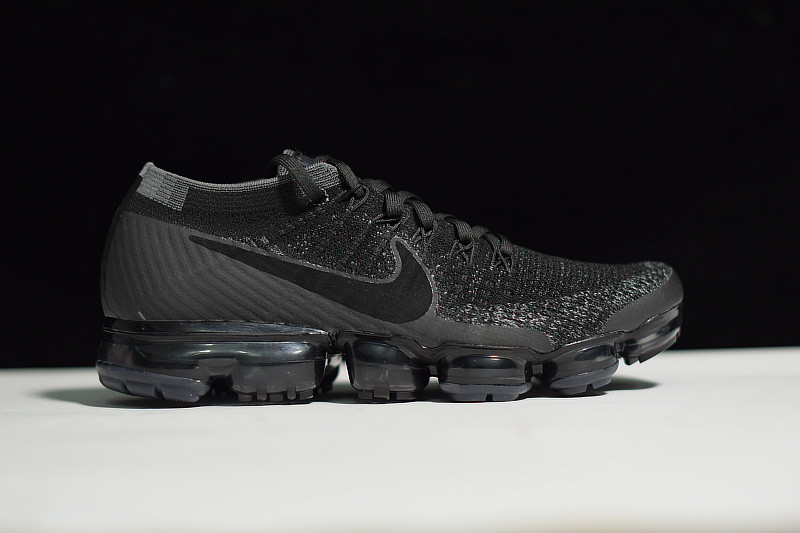 NIKE AIR VAPORMAX 