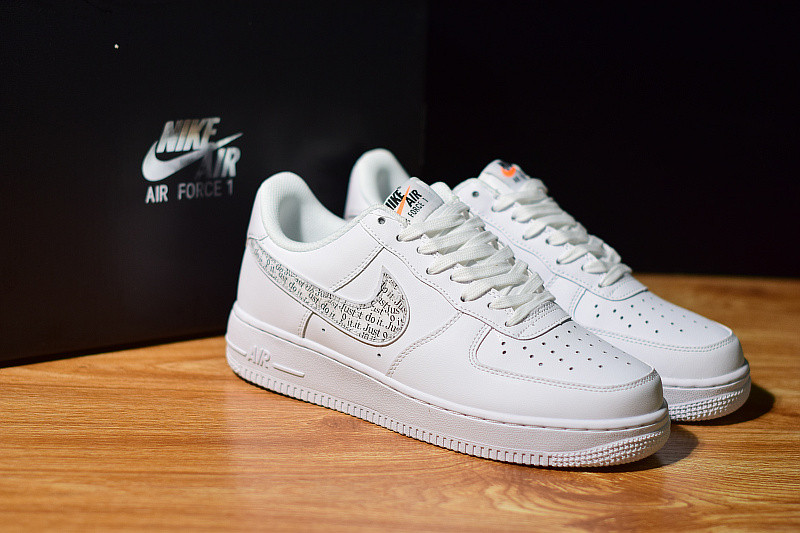 NIKE AIR FORCE 1 