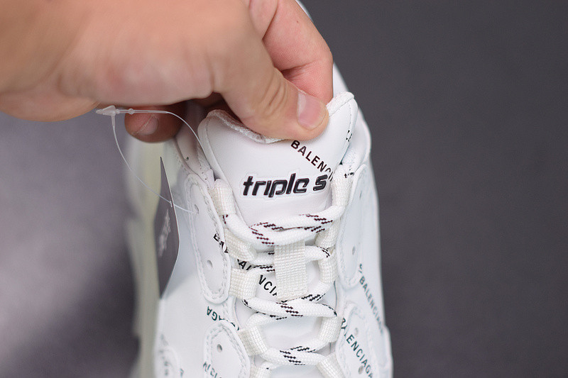 BC TRIPLE S TRAINER 524039 W09E1 2021