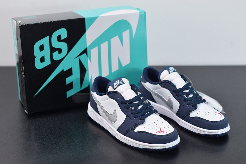 NIKE SB X AIR JORDAN 1 LOW MIDNIGHT NAVY CJ7891-400