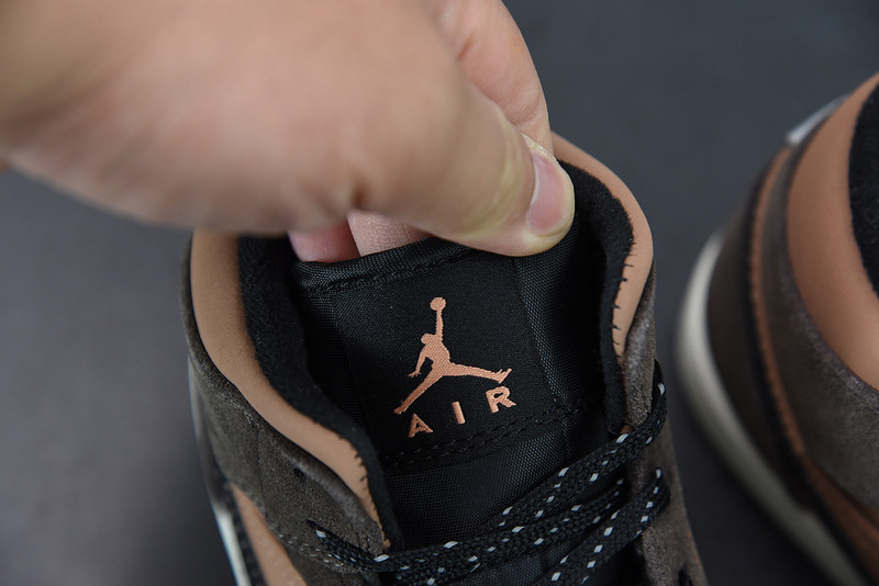 AIR JORDAN 1 MID SE 
